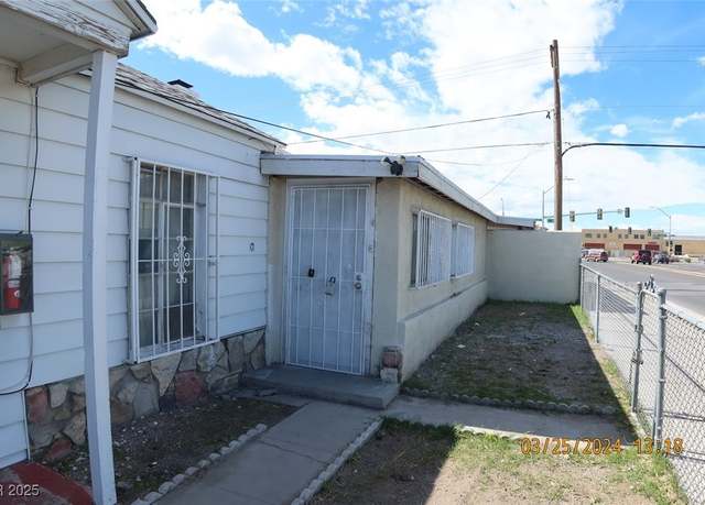 Property at 10 E Bonanza Rd, Las Vegas, NV 89101, 3 beds, 2 baths