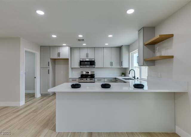 Property at 3822 Don Carlos Dr, Las Vegas, NV 89121, 4 beds, 2 baths