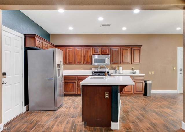 Property at 8560 Alocasia Ct, Las Vegas, NV 89149, 3 beds, 2 baths