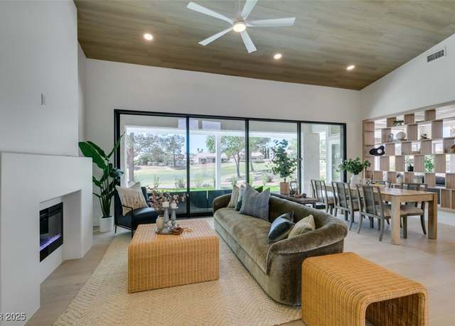 Property at 9425 Villa Ridge Dr, Las Vegas, NV 89134, 3 beds, 2.5 baths