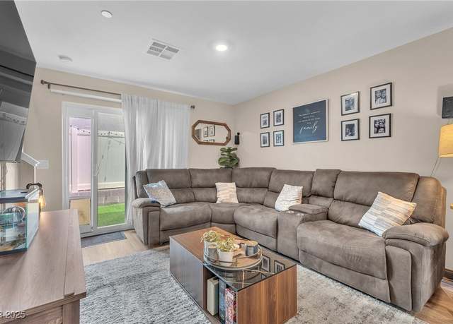 Property at 12280 Golden Wreath Rd #3, Las Vegas, NV 89183, 3 beds, 2 baths