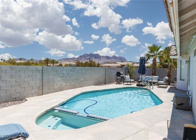 Property at 998 Hunters Run Dr, Henderson, NV 89002, 3 beds, 2 baths