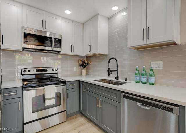 Property at 5020 Village Dr, Las Vegas, NV 89142, 2 beds, 1 bath