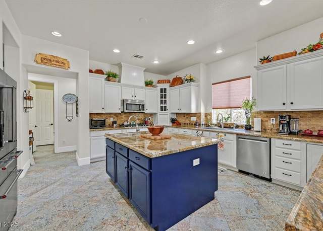 Property at 7408 Via Fiorentino St, Las Vegas, NV 89131, 3 beds, 3.5 baths