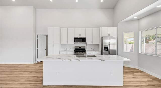 Photo of 689 Hitchen Post Dr, Henderson, NV 89011