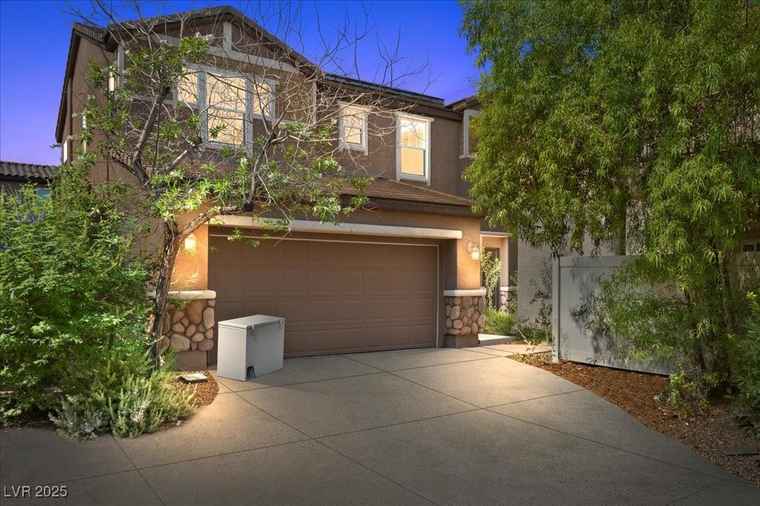 Photo of 8739 Le Agavi Ct Las Vegas, NV 89148