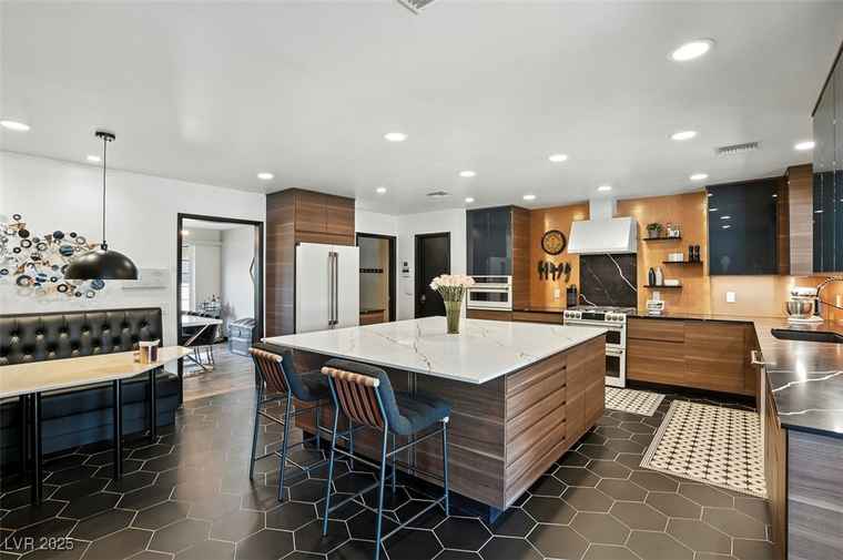 Photo of 3219 S Torrey Pines Dr Las Vegas, NV 89146