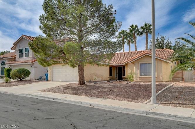 30 Fantasia Ln, Henderson, NV 89074