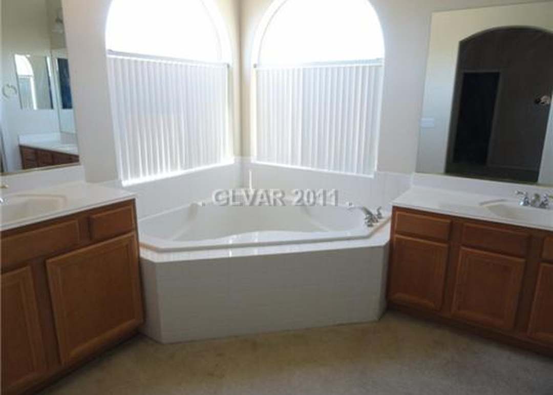 6051 Fidenza Ave, Las Vegas, NV 89141