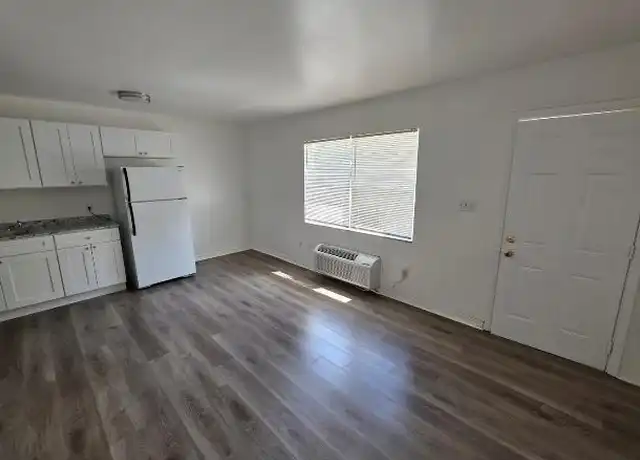 Property at 112 S Hilltop Rd, Brandon, FL, 33511, 1 bed, 1 bath, [object Object]