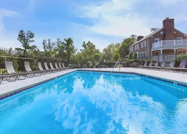 Property at Waterford Village - 5201 Western Ave, Knoxville, TN, 37921, 1 bed, 1 bath, [object Object]