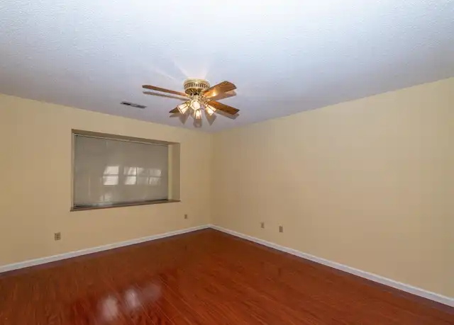 Property at 5000 Griffins Gate Ln, Knoxville, TN, 37912, 2 beds, 2 baths, [object Object]