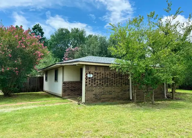 Property at 201 2nd Ave, Smithville, TX, 78957, 2 beds, 1 bath, [object Object]