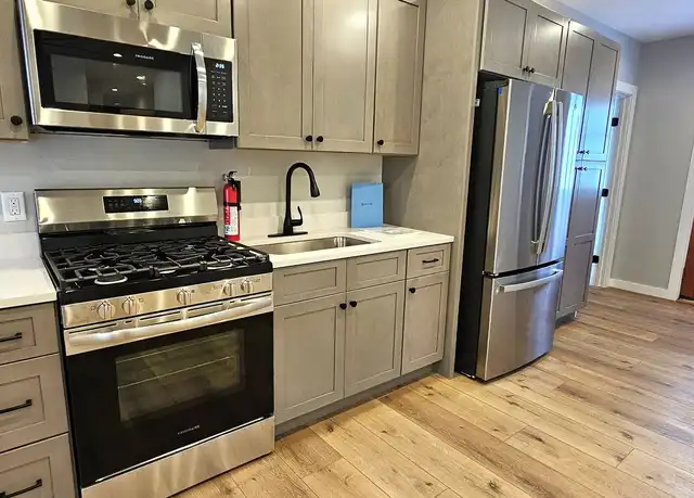 Property at 202 East Ave Apt 1, Burlington, VT, 05401, 5 beds, 2 baths, [object Object]