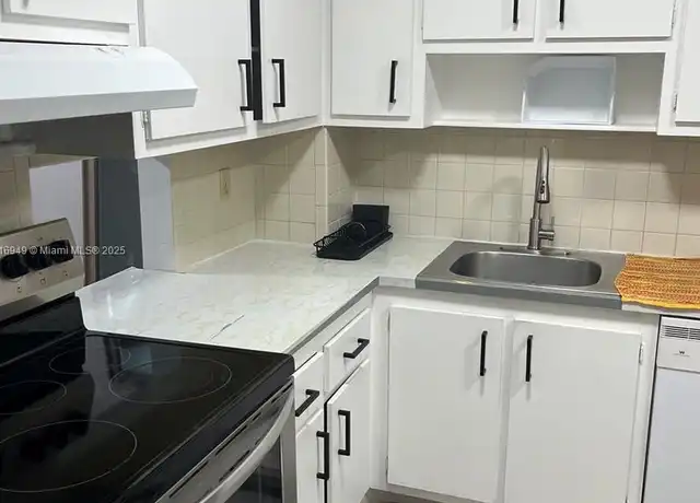 Property at 200 Ashbury Rd #305, Hollywood, FL, 33024, 1 bed, 1.5 baths, [object Object]