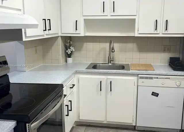 Property at 200 Ashbury Rd #305, Hollywood, FL, 33024, 1 bed, 1.5 baths, [object Object]