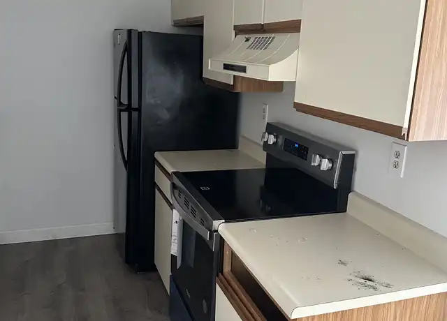 Property at 231 Abbott Farm Ln, Hudson, NH, 03051, 2 beds, 1 bath, [object Object]