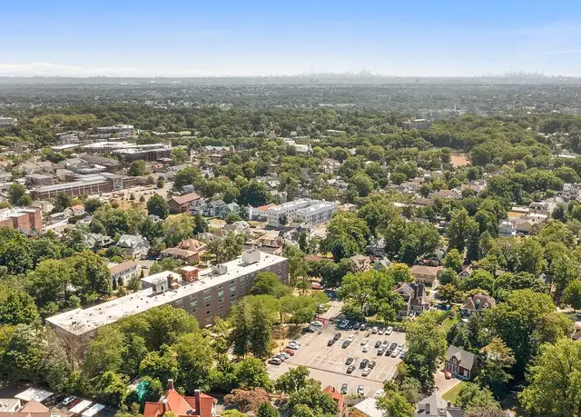 Photo of 36 Hawthorne Pl, Montclair, NJ 07042