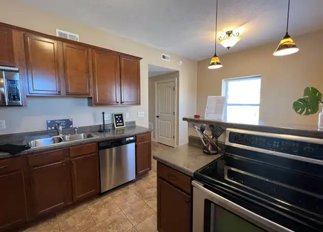 Property at 602 N 33rd St Unit 03, Omaha, NE, 68131, 3 beds, 2 baths, [object Object]