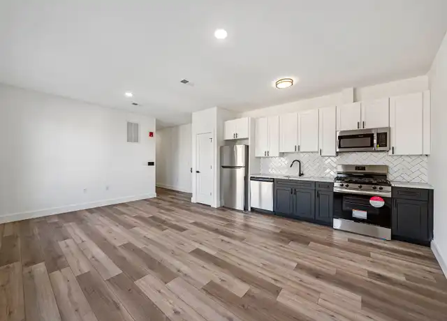 Property at 560 13th Ave Unit 301, Newark, NJ, 07103, 2 beds, 1 bath, [object Object]