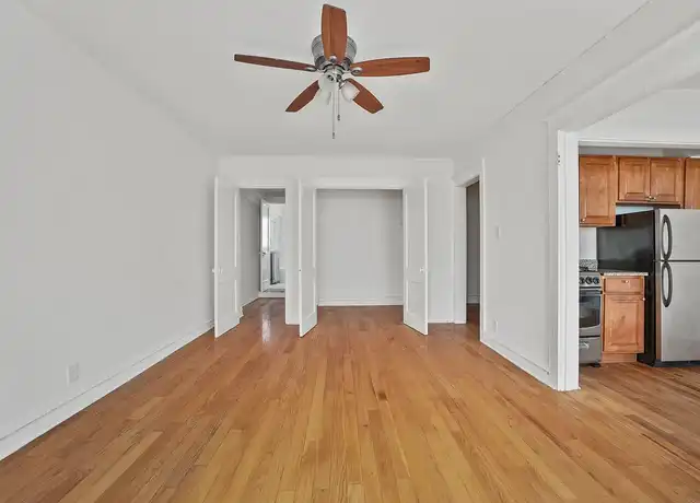 Property at 1009 Davis St, Evanston, IL, 60201, 0 beds, 1 bath, [object Object]