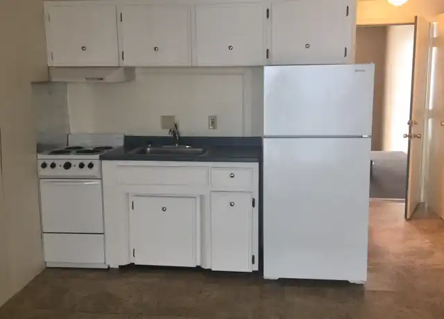 Property at 35 Townhouse Rd Unit THR-215, Manchester, NH, 03103, 0 beds, 1 bath, [object Object]