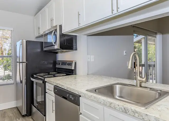 Photo of 1400 Barton Rd, Redlands, CA 92373