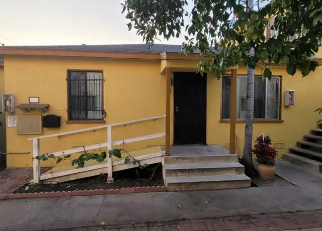 Property at 863 W Vernon Ave Unit 2, Los Angeles, CA, 90037, 3 beds, 1 bath, [object Object]