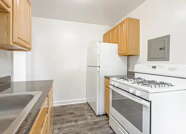 Property at Park Towne Apartments LLC - 51 W Chestnut Ave, Vineland, NJ, 08360, 1-2 bed, 1 bath, [object Object]