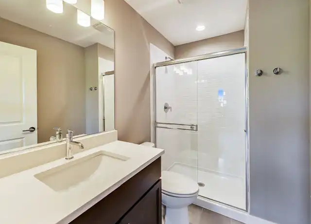 Property at 25 Clay Ave Unit E, Highwood, IL, 60040, 3 beds, 2.5 baths, [object Object]