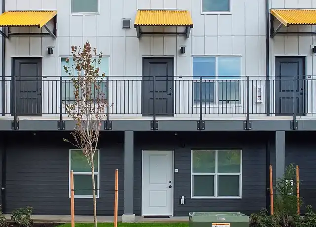 Property at 3208 SE 136th Ave Unit 75, Portland, OR, 97236, 2 beds, 1.5 baths, [object Object]