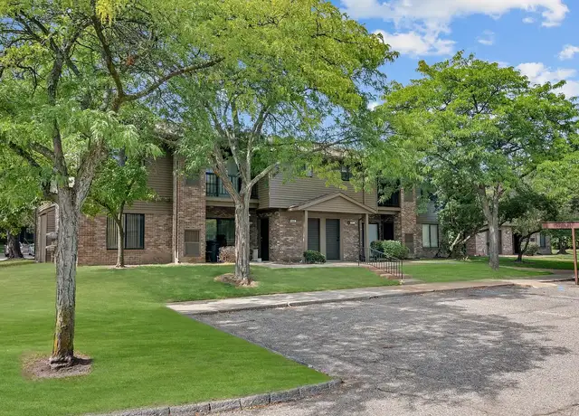 Photo of 42101 Fountain Park Drive N, Novi, MI 48375