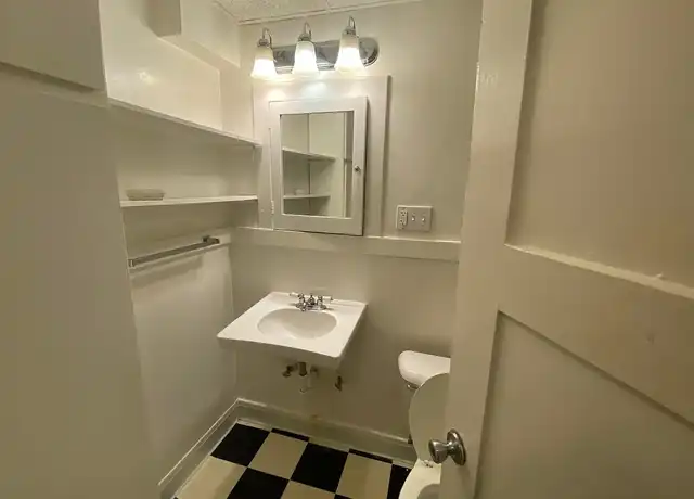 Property at Stonecliff - 2602 4th Ave, Seattle, WA, 98121, 0 beds, 1 bath, [object Object]