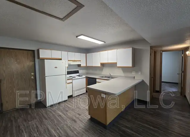 Property at 64 Miller Ave SW #14, Cedar Rapids, IA, 52404, 4 beds, 2 baths, [object Object]