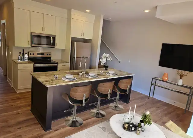 Property at 516 North Main Apartments - 516 N Main St, Clawson, MI, 48017, 2 beds, 2 baths, [object Object]