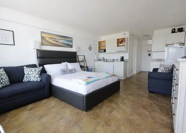 Property at 800 N Atlantic Ave Unit 11, Daytona Beach, FL, 32118, 1 bed, 1 bath, [object Object]