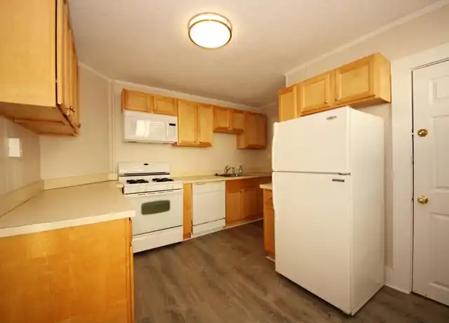 Property at 62 Bedford St, Waltham, MA, 02453, 1 bed, 1 bath, [object Object]