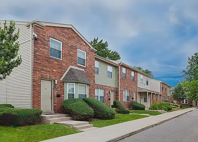 Photo of 1137 Yew Ct, Elgin, IL 60120