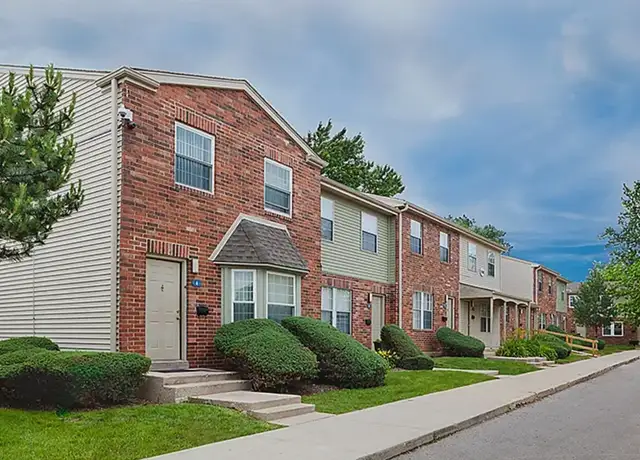 Photo of 1137 Yew Ct, Elgin, IL 60120