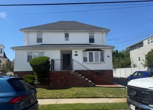 Property at 523 Bayview Ave, Cedarhurst, NY, 11516, 2 beds, 1 bath, [object Object]