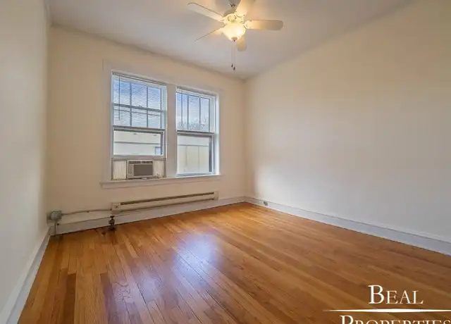 Property at 1121 W Oakdale Ave Unit 3B, Chicago, IL, 60657, 2 beds, 1 bath, [object Object]