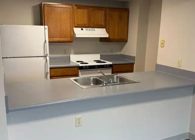 Property at 59 Lincoln Way E Unit 204, Massillon, OH, 44646, 1 bed, 1 bath, [object Object]
