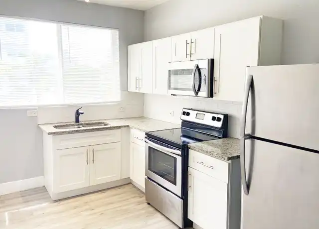 Property at 702 S 17th Ave Unit 8, Hollywood, FL, 33020, 1 bed, 1 bath, [object Object]