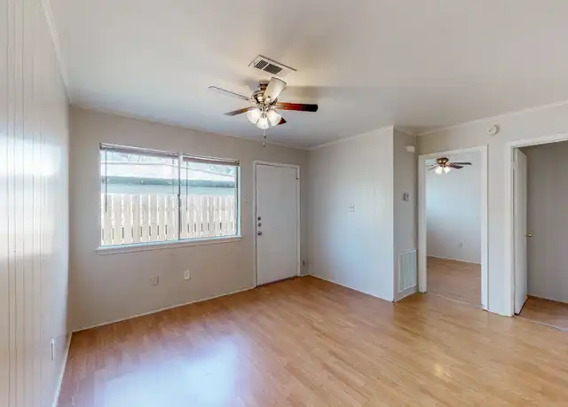 Property at 213 Ehlinger Dr, Bryan, TX, 77801, 2 beds, 1 bath, [object Object]