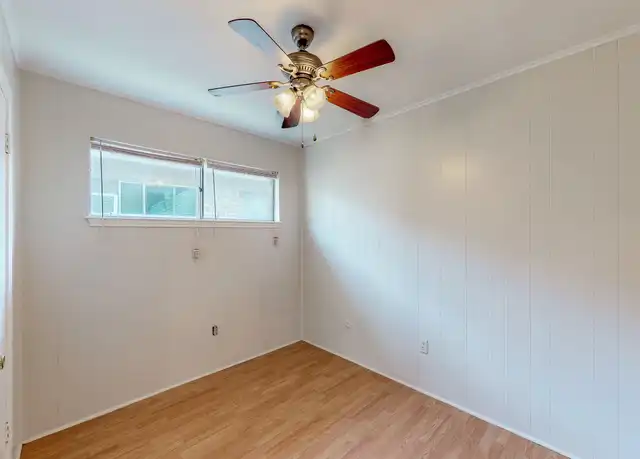 Property at 213 Ehlinger Dr, Bryan, TX, 77801, 2 beds, 1 bath, [object Object]