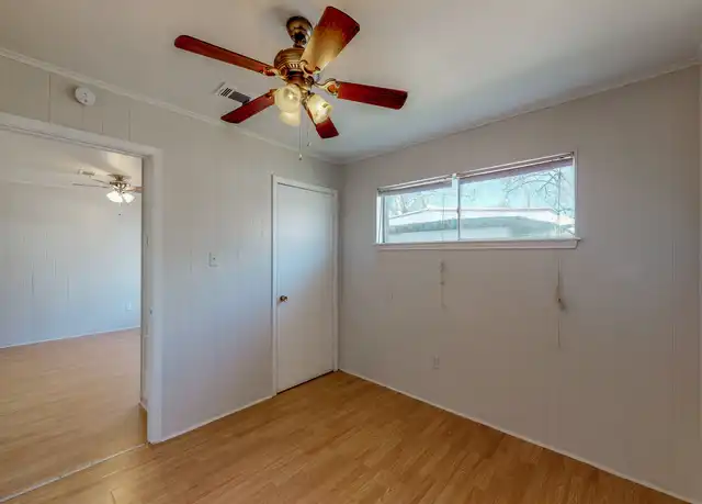 Property at 213 Ehlinger Dr, Bryan, TX, 77801, 2 beds, 1 bath, [object Object]