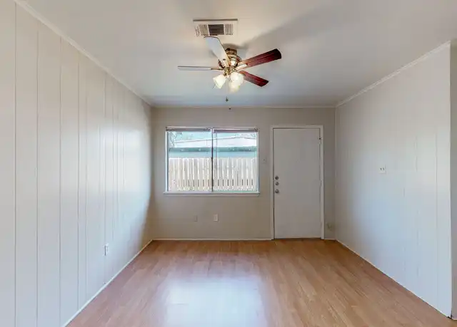 Property at 213 Ehlinger Dr, Bryan, TX, 77801, 2 beds, 1 bath, [object Object]