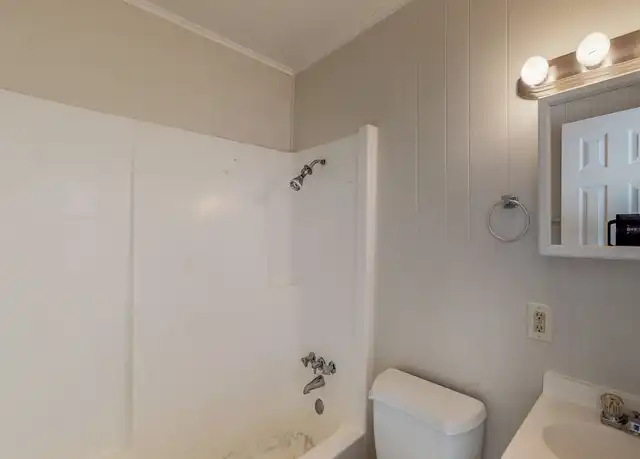 Property at 213 Ehlinger Dr, Bryan, TX, 77801, 2 beds, 1 bath, [object Object]