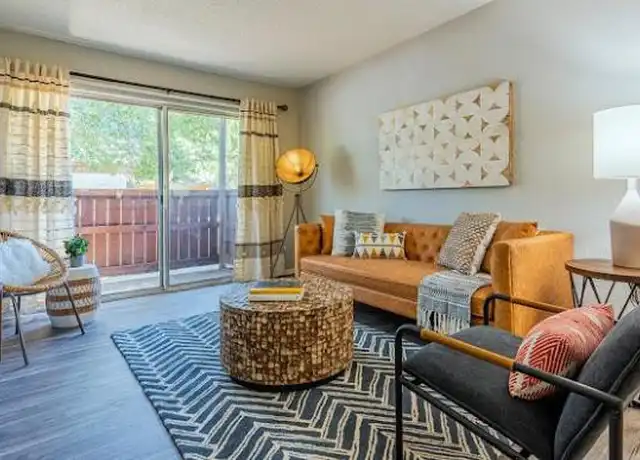 Property at 2121 Washington Cir, Arlington, TX, 76011, 2 beds, 2 baths, [object Object]