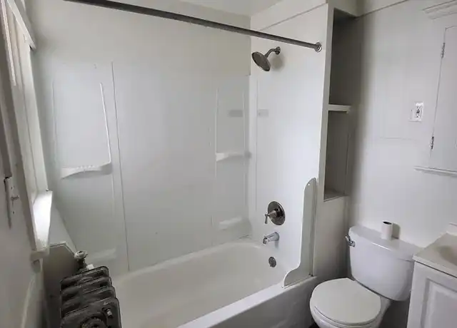 Property at 621 N Queen St, Lancaster, PA, 17603, 3 beds, 1 bath, [object Object]